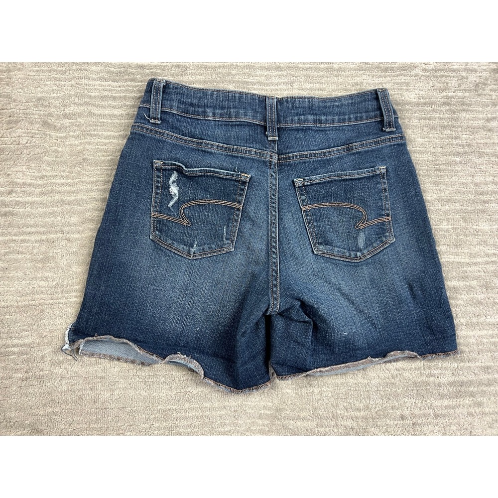 Time and Tru Denim Shorts Womens 4 Blue Mid-Rise Distressed Raw Hem Dark Wash - Picture 12 of 15